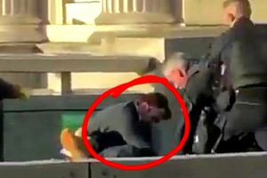 VIDEO Atac terorist la Londra! O româncă a filmat când poliția l-a împușcat mortal pe atacator. Atentie, imagini cu impact emotional
