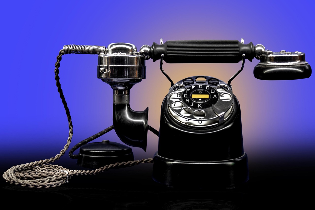 cine a inventat telefonul